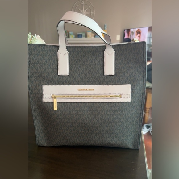Michael Kors tote bag with matching wallet - Picture 1 of 6